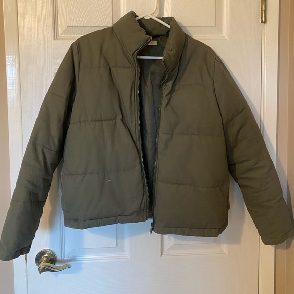 Brandy Melville Macy puffer jacket green - Picture 2 of 3